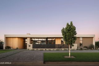 7034 E PARADISE Drive, Scottsdale, AZ 85254