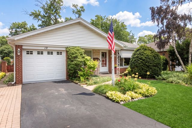 19 N Seminary Avenue, Park Ridge, IL 60068