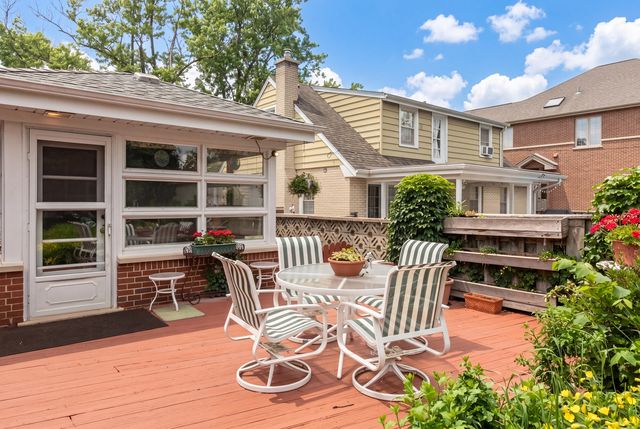 19 N Seminary Avenue, Park Ridge, IL 60068