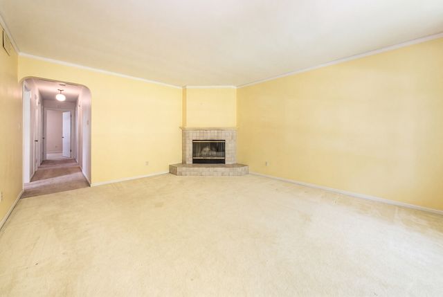 19 N Seminary Avenue, Park Ridge, IL 60068