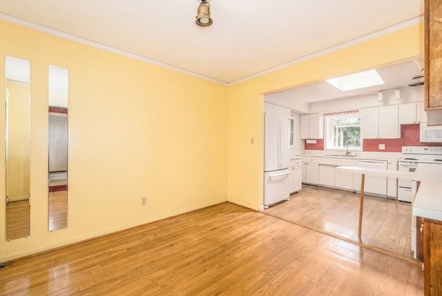 19 N Seminary Avenue, Park Ridge, IL 60068