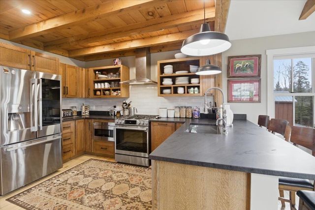 177 Old Tavern Road, Weston, VT 05161