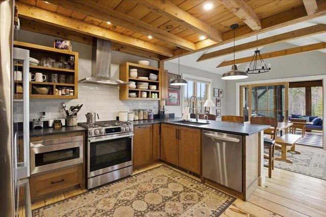 177 Old Tavern Road, Weston, VT 05161
