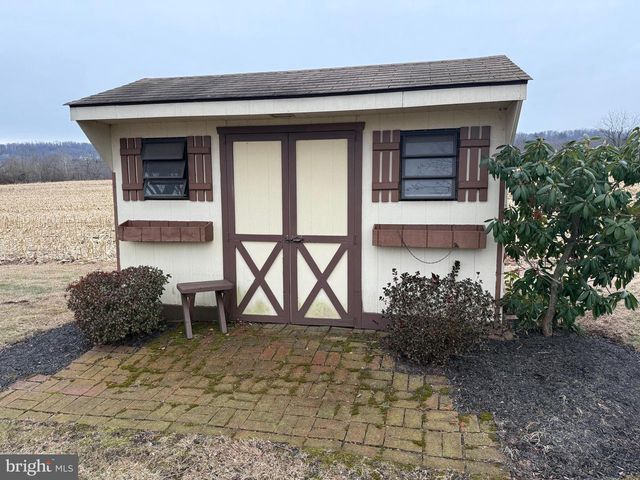 340 ESTATE RD, Boyertown, PA 19512