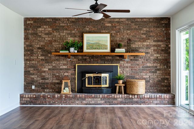 69 Milburn Lane, Hendersonville, NC 28792