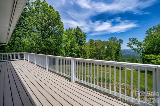 69 Milburn Lane, Hendersonville, NC 28792