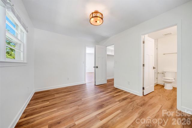 69 Milburn Lane, Hendersonville, NC 28792