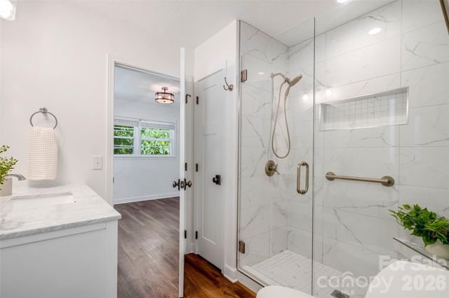 69 Milburn Lane, Hendersonville, NC 28792