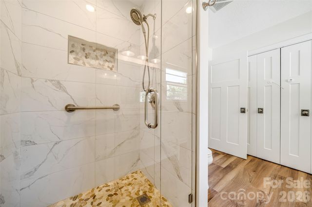 69 Milburn Lane, Hendersonville, NC 28792