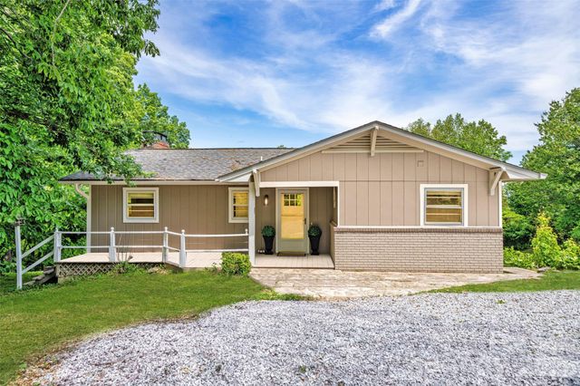 69 Milburn Lane, Hendersonville, NC 28792
