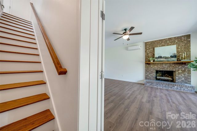 69 Milburn Lane, Hendersonville, NC 28792