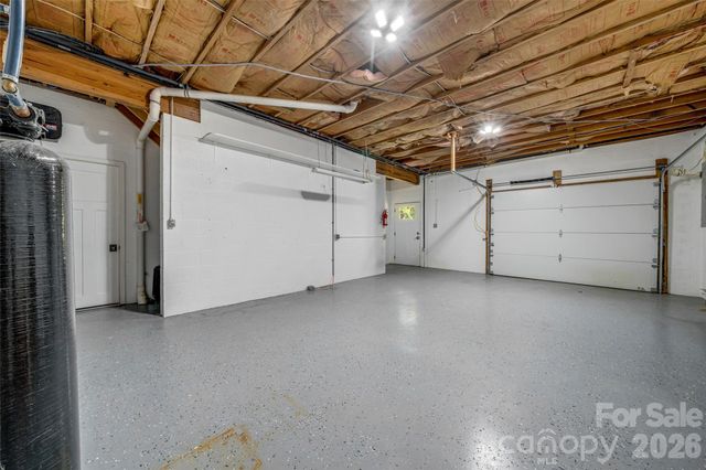 69 Milburn Lane, Hendersonville, NC 28792