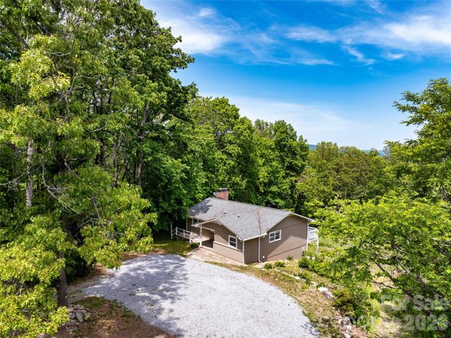 69 Milburn Lane, Hendersonville, NC 28792