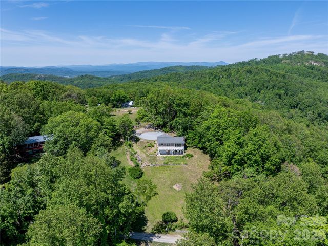 69 Milburn Lane, Hendersonville, NC 28792