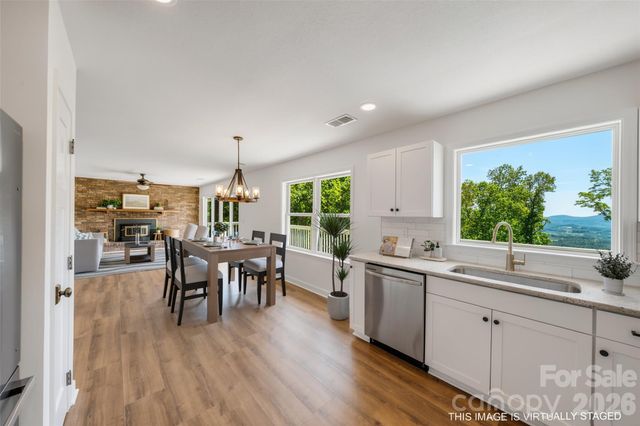 69 Milburn Lane, Hendersonville, NC 28792