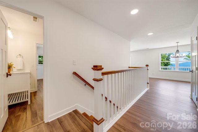 69 Milburn Lane, Hendersonville, NC 28792