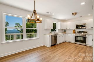 69 Milburn Lane, Hendersonville, NC 28792