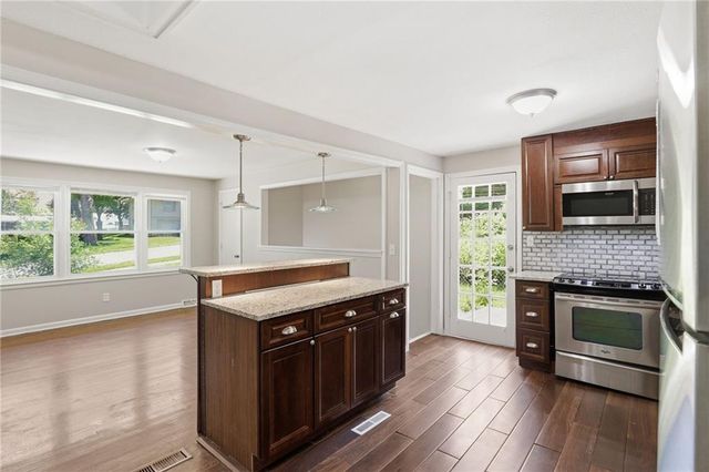 8506 Maple Avenue, Kansas City, MO 64138