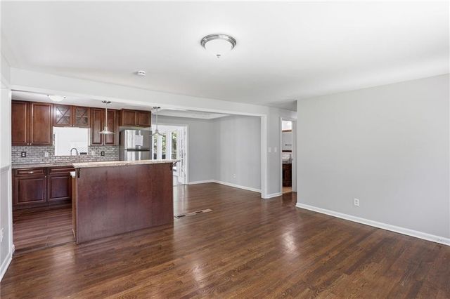 8506 Maple Avenue, Kansas City, MO 64138