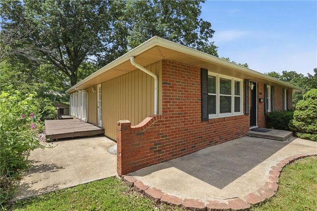 8506 Maple Avenue, Kansas City, MO 64138