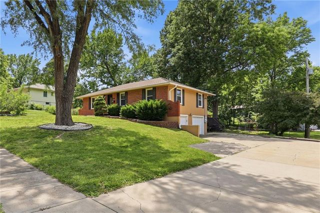 8506 Maple Avenue, Kansas City, MO 64138
