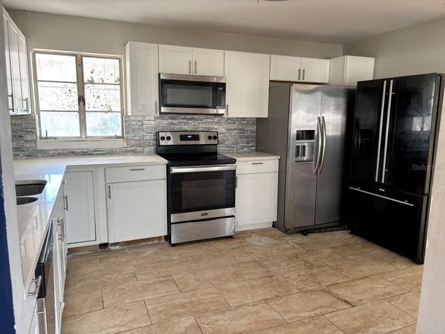 2918 49TH STREET N, St Petersburg, FL 33710