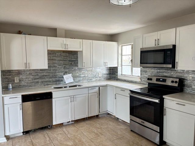 2918 49TH STREET N, St Petersburg, FL 33710