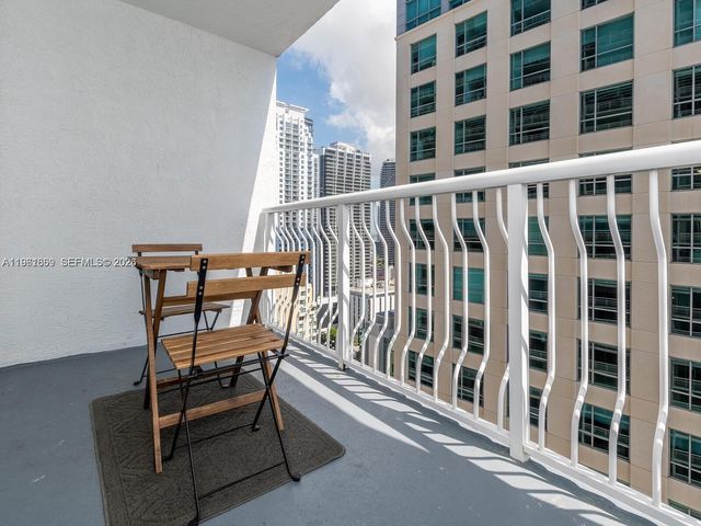 1200 Brickell Bay Dr 3210, Miami, FL 33131