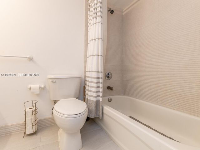 1200 Brickell Bay Dr 3210, Miami, FL 33131