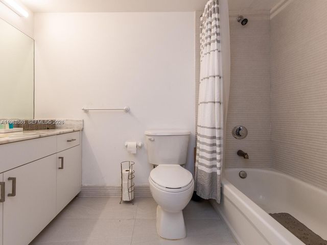 1200 Brickell Bay Dr 3210, Miami, FL 33131