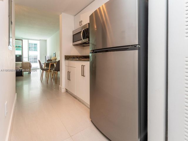 1200 Brickell Bay Dr 3210, Miami, FL 33131