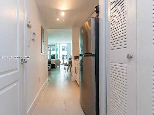 1200 Brickell Bay Dr 3210, Miami, FL 33131