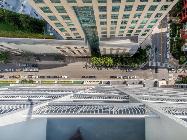 1200 Brickell Bay Dr 3210, Miami, FL 33131