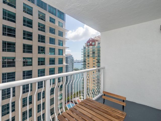 1200 Brickell Bay Dr 3210, Miami, FL 33131