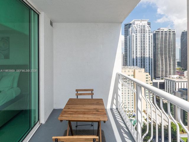 1200 Brickell Bay Dr 3210, Miami, FL 33131