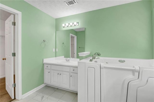 1374 Lance Circle, Winder, GA 30680