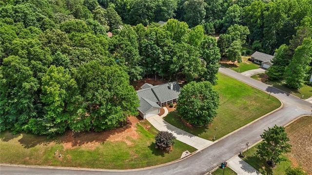 1374 Lance Circle, Winder, GA 30680