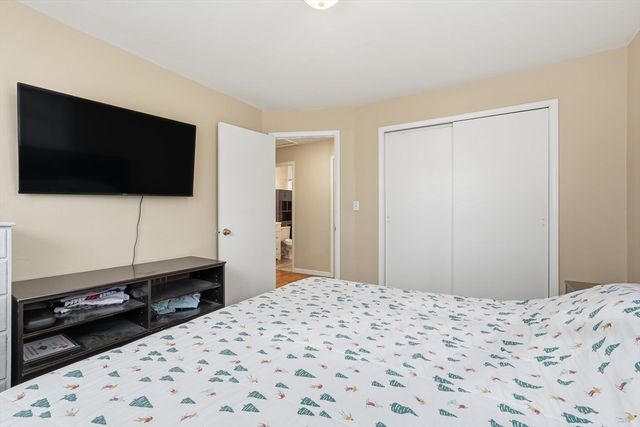 30 Jerilis Dr, Springfield, MA 01119