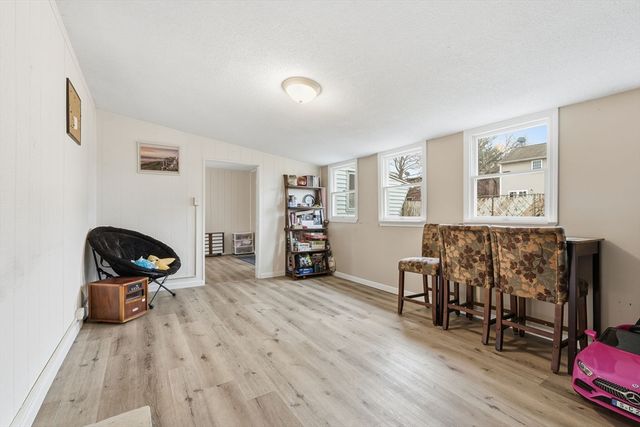 30 Jerilis Dr, Springfield, MA 01119