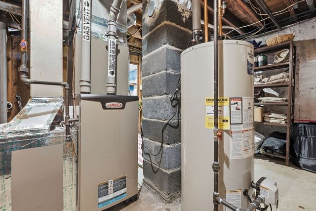 30 Jerilis Dr, Springfield, MA 01119