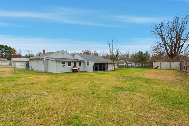 30 Jerilis Dr, Springfield, MA 01119