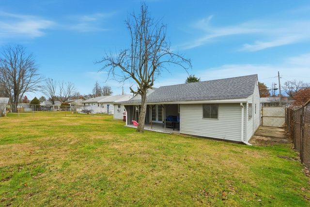 30 Jerilis Dr, Springfield, MA 01119