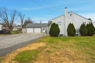 30 Jerilis Dr, Springfield, MA 01119