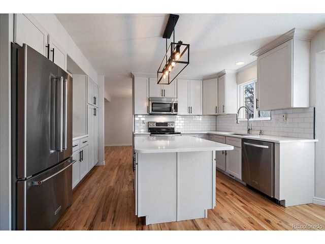 2075 Condor Ct, Longmont, CO 80503