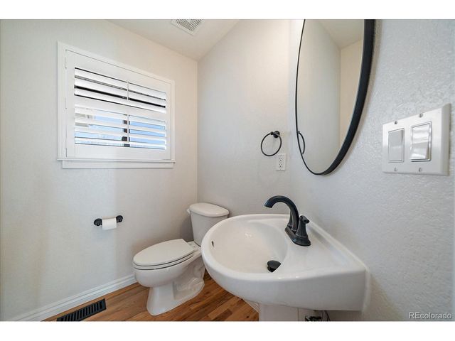 2075 Condor Ct, Longmont, CO 80503