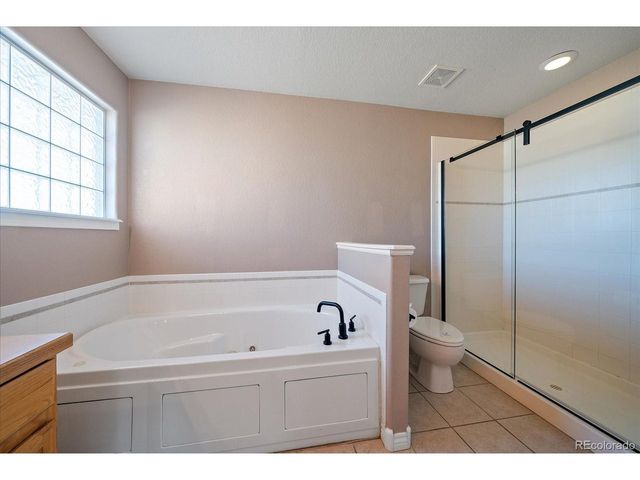 2075 Condor Ct, Longmont, CO 80503