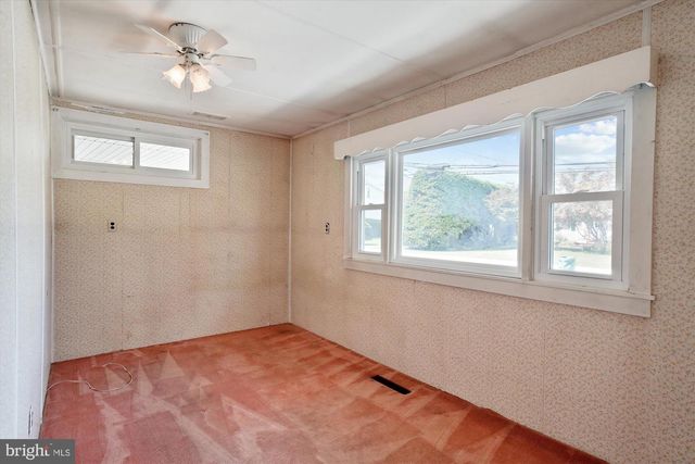4 MAPLE AVE, Walkersville, MD 21793