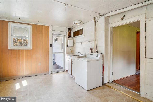 4 MAPLE AVE, Walkersville, MD 21793
