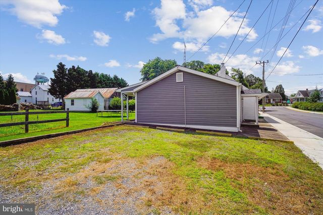 4 MAPLE AVE, Walkersville, MD 21793