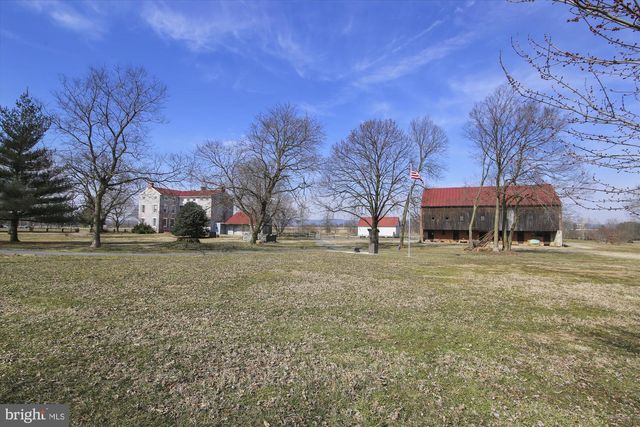 4 MAPLE AVE, Walkersville, MD 21793